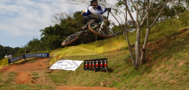 Wayo Stein jumping on the UCI Masters World Championships