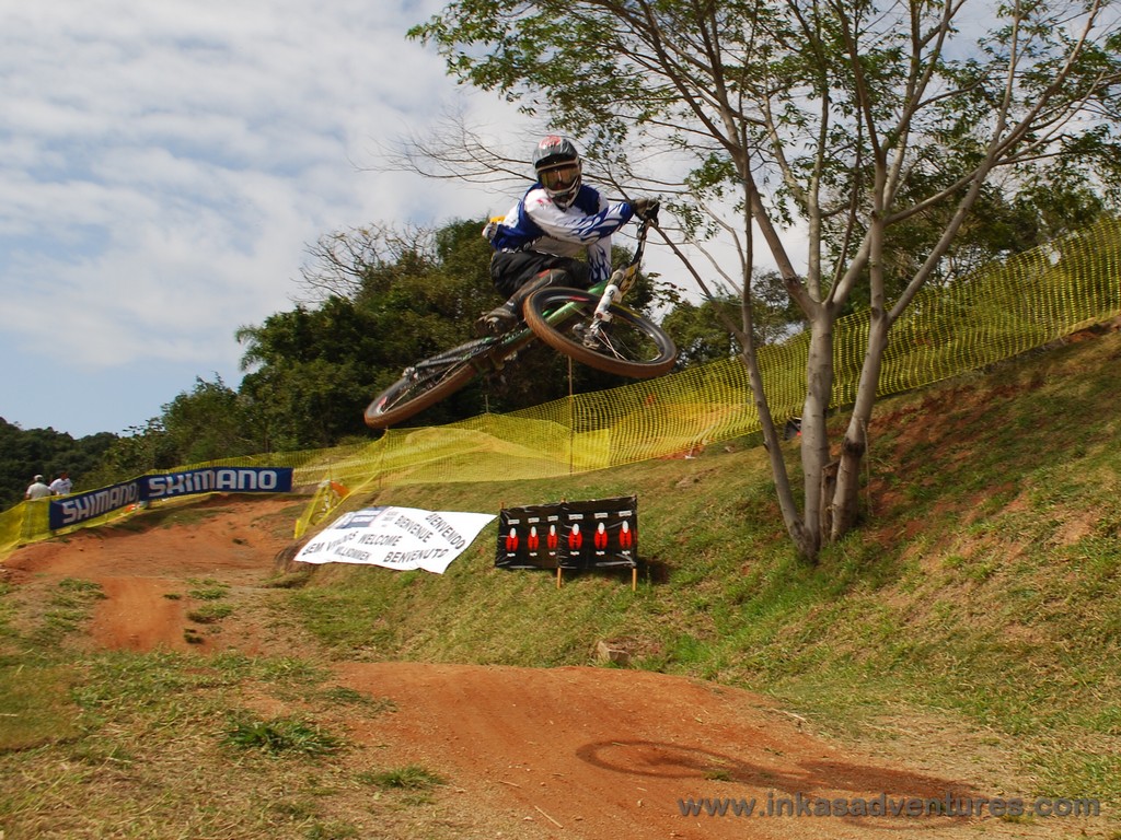 Wayo Stein jumping on the UCI Masters World Championships